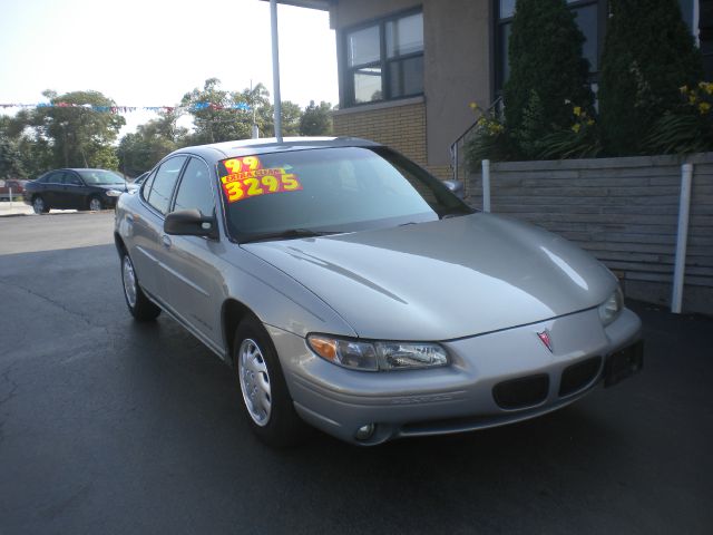 Pontiac Grand Prix Sport -5 Speed-stick-4x4 Sedan