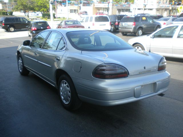 Pontiac Grand Prix 1999 photo 2