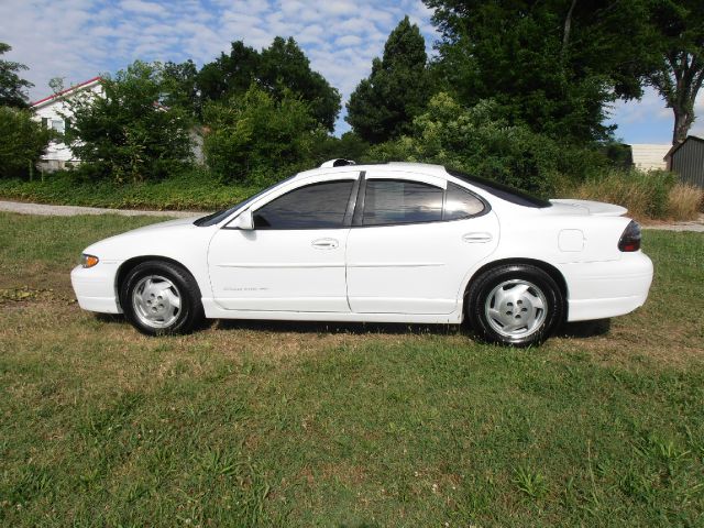 Pontiac Grand Prix XUV SLE 4WD Sedan