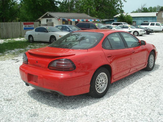 Pontiac Grand Prix 1999 photo 2