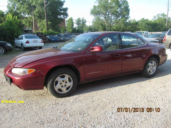 Pontiac Grand Prix Sport -5 Speed-stick-4x4 Sedan