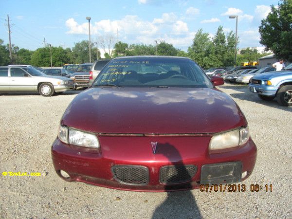 Pontiac Grand Prix 2000 photo 2