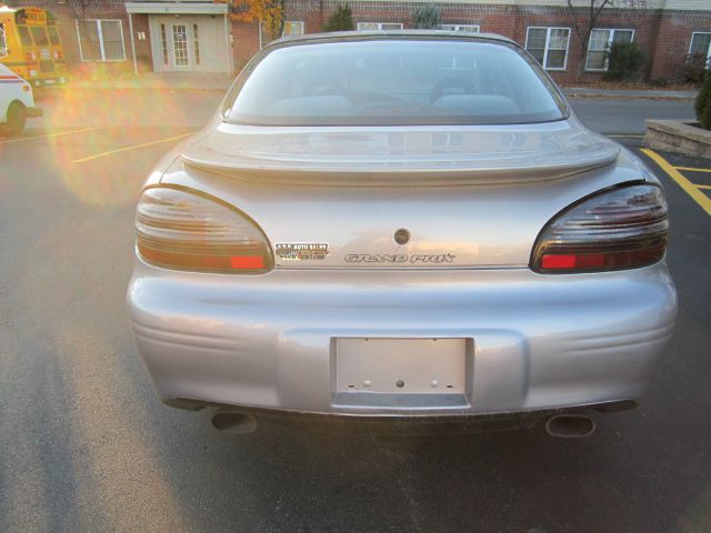 Pontiac Grand Prix 2000 photo 1