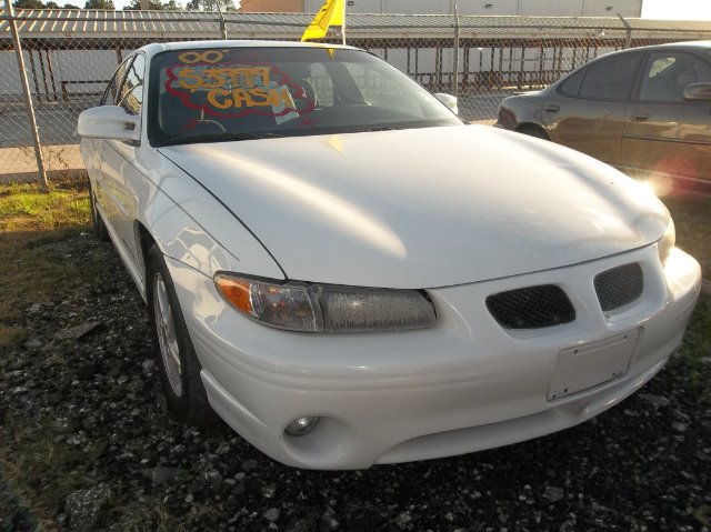 Pontiac Grand Prix 2000 photo 2