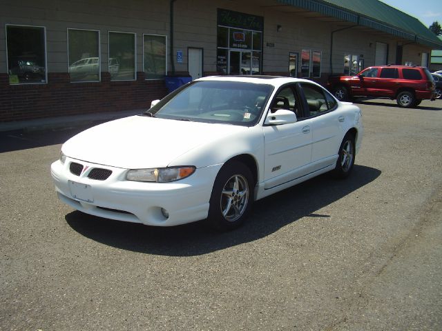 Pontiac Grand Prix 2000 photo 1