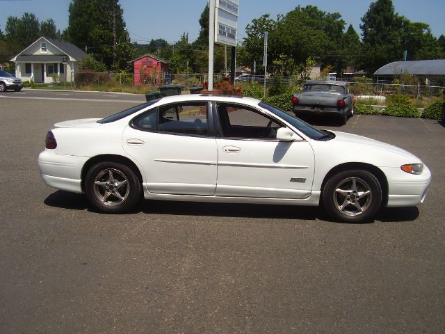 Pontiac Grand Prix 2000 photo 3