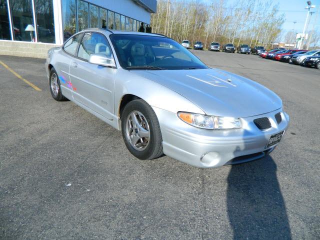 Pontiac Grand Prix 2000 photo 1