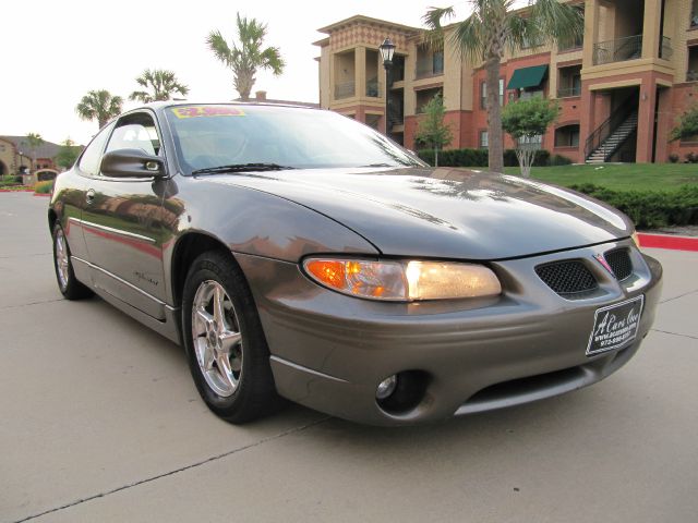 Pontiac Grand Prix 2000 photo 1