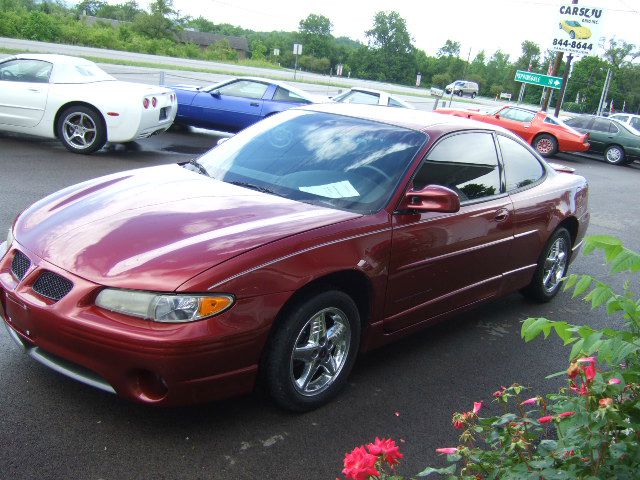 Pontiac Grand Prix 2000 photo 2