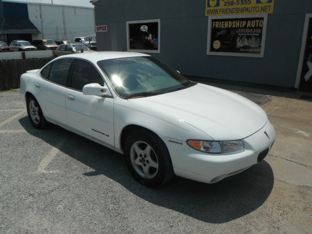 Pontiac Grand Prix 2000 photo 3