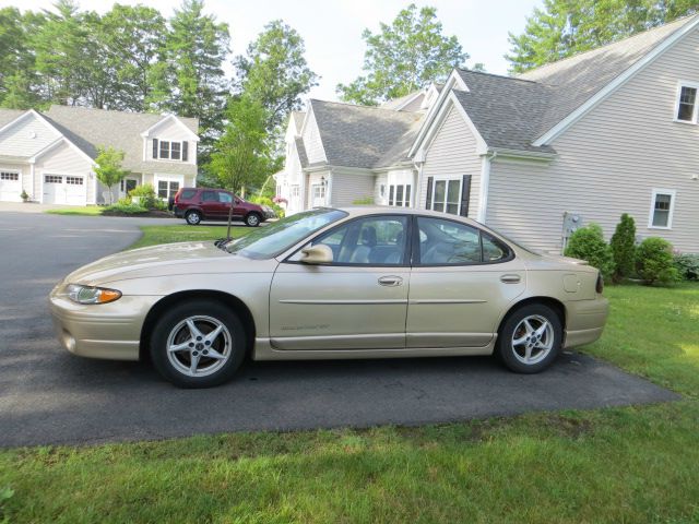 Pontiac Grand Prix 2000 photo 1