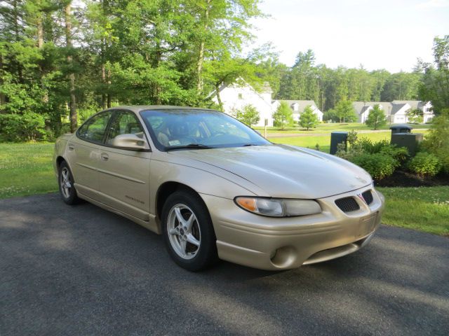 Pontiac Grand Prix 2000 photo 3