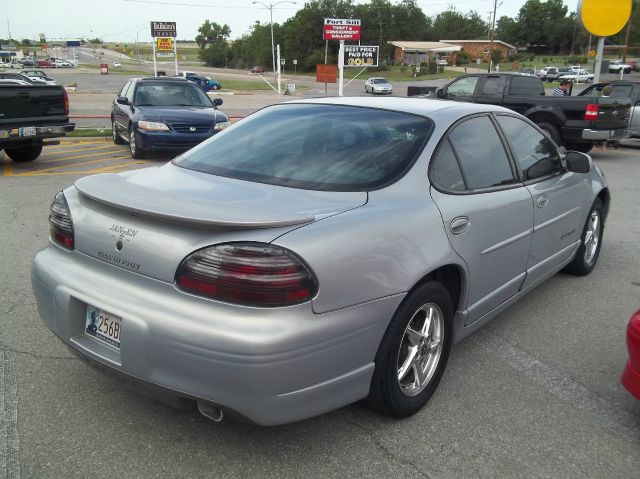 Pontiac Grand Prix 2000 photo 1