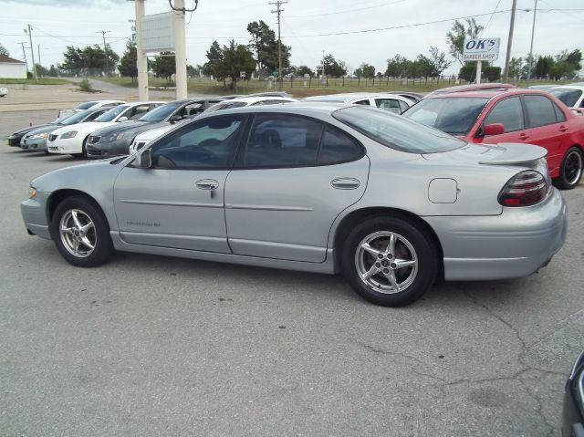 Pontiac Grand Prix 2000 photo 2