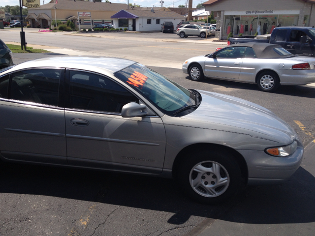 Pontiac Grand Prix 2000 photo 1