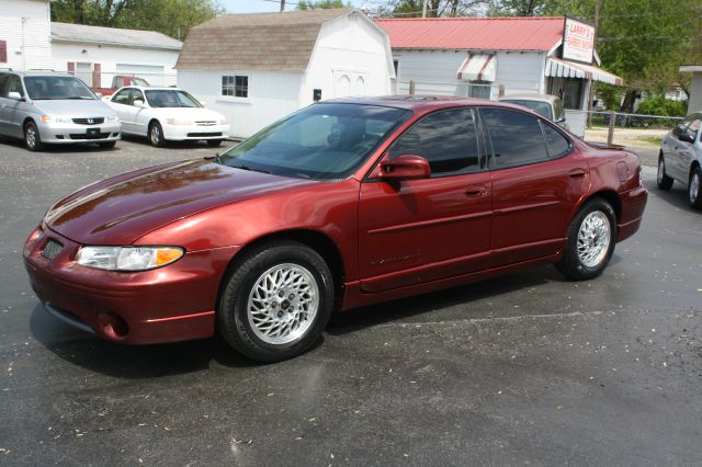 Pontiac Grand Prix 2000 photo 2