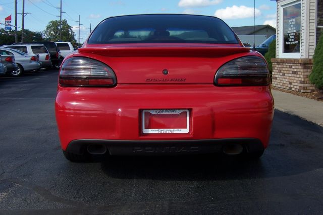 Pontiac Grand Prix XUV SLE 4WD Sedan