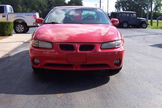 Pontiac Grand Prix 2000 photo 2