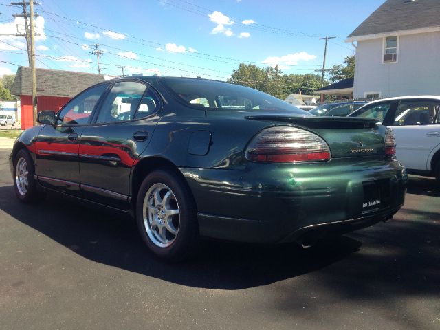 Pontiac Grand Prix 2000 photo 1