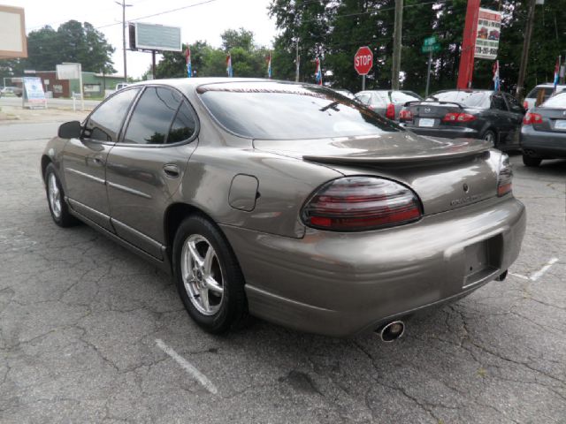 Pontiac Grand Prix 2000 photo 2