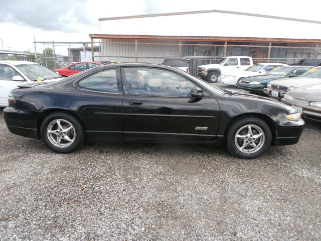 Pontiac Grand Prix 335xi Coupe AWD Coupe