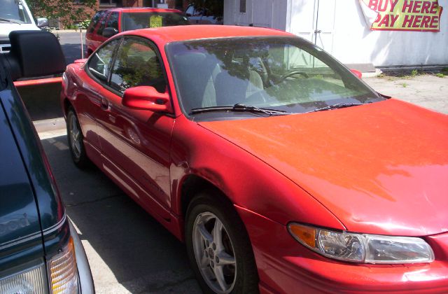 Pontiac Grand Prix 2000 photo 2