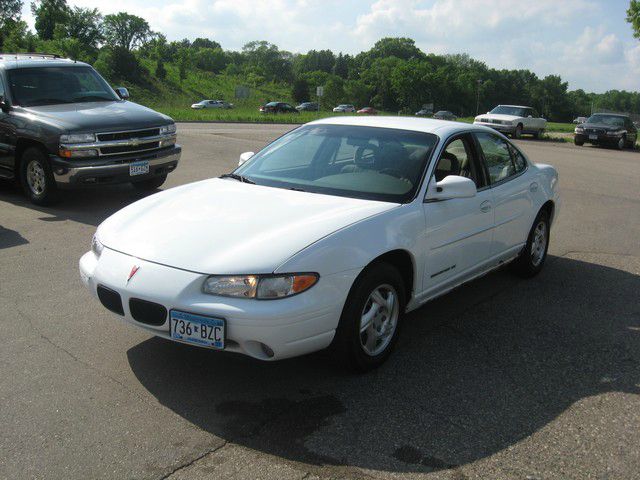 Pontiac Grand Prix 2000 photo 1