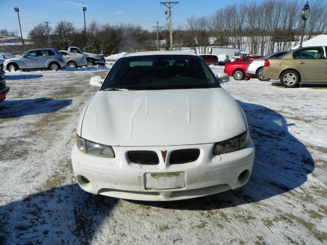 Pontiac Grand Prix 2000 photo 3