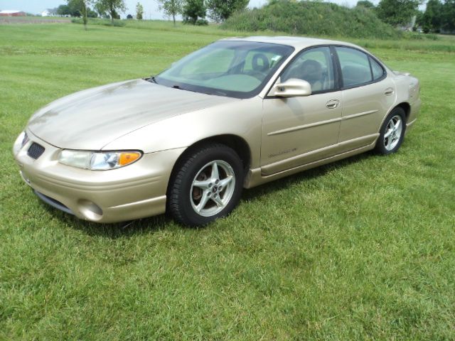 Pontiac Grand Prix 2000 photo 11