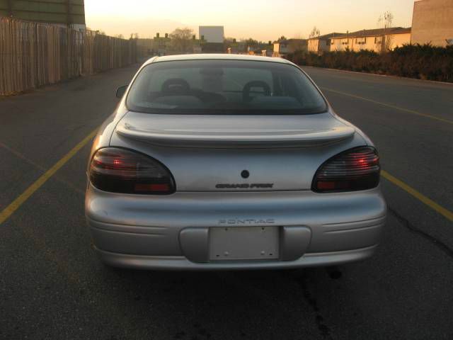 Pontiac Grand Prix Sport -5 Speed-stick-4x4 Sedan