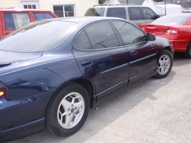 Pontiac Grand Prix 2001 photo 1