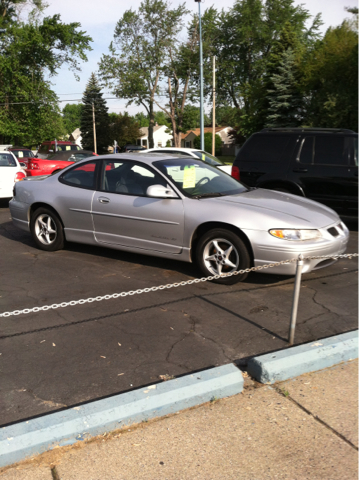 Pontiac Grand Prix 2001 photo 2