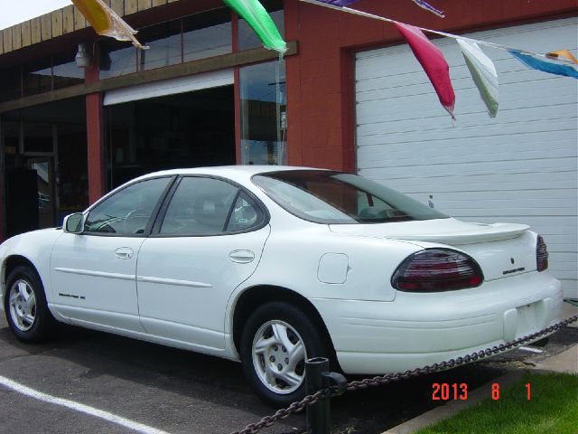 Pontiac Grand Prix 2001 photo 1