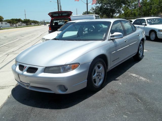 Pontiac Grand Prix 2001 photo 2