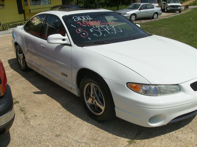 Pontiac Grand Prix 2001 photo 2