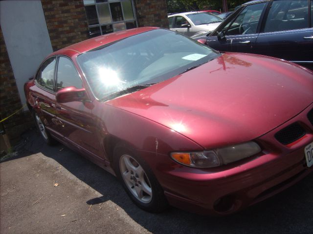 Pontiac Grand Prix 2001 photo 1