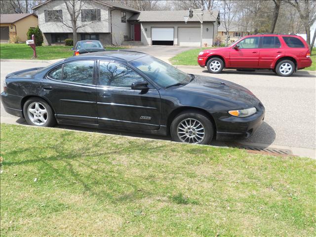 Pontiac Grand Prix 2001 photo 1