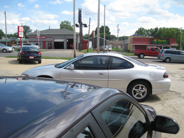 Pontiac Grand Prix 2001 photo 2