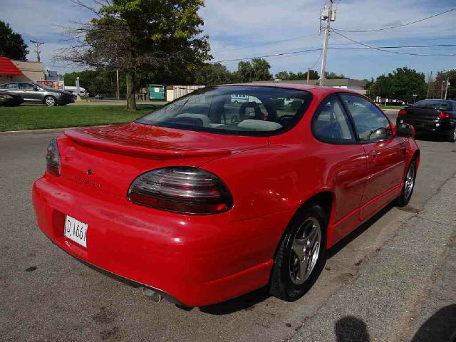 Pontiac Grand Prix 2001 photo 2