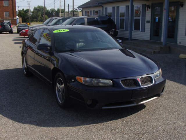 Pontiac Grand Prix 2001 photo 1