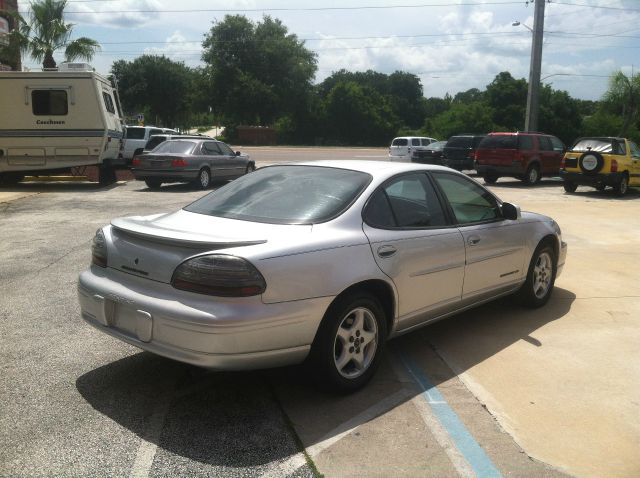 Pontiac Grand Prix 2001 photo 2