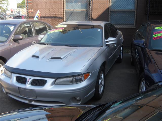 Pontiac Grand Prix Sport -5 Speed-stick-4x4 Sedan