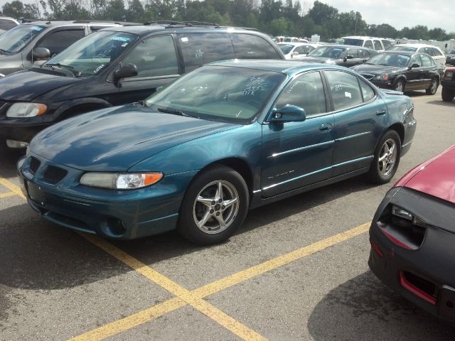 Pontiac Grand Prix 2001 photo 1