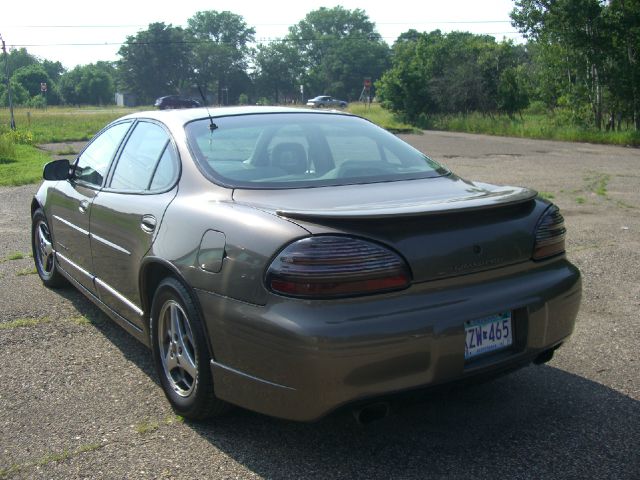 Pontiac Grand Prix 2001 photo 2