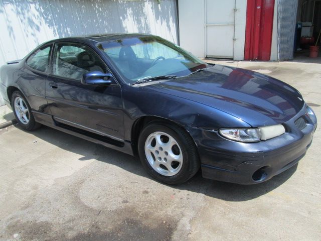 Pontiac Grand Prix 2001 photo 2