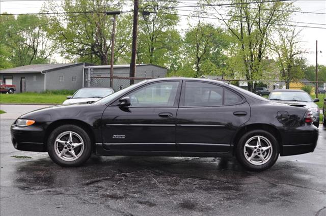 Pontiac Grand Prix 2001 photo 2