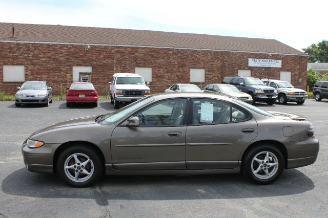 Pontiac Grand Prix 2001 photo 1