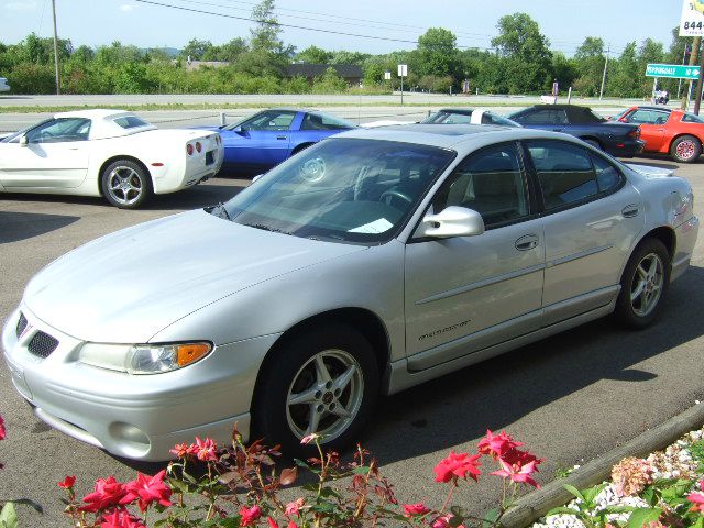 Pontiac Grand Prix XUV SLE 4WD Sedan