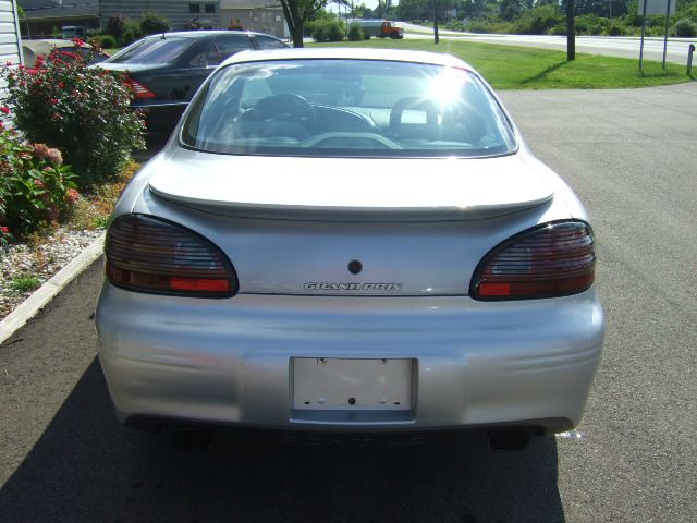 Pontiac Grand Prix 2001 photo 2