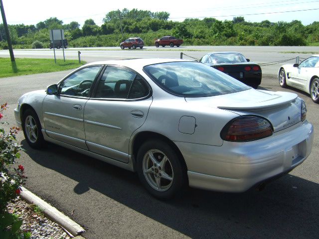 Pontiac Grand Prix 2001 photo 4